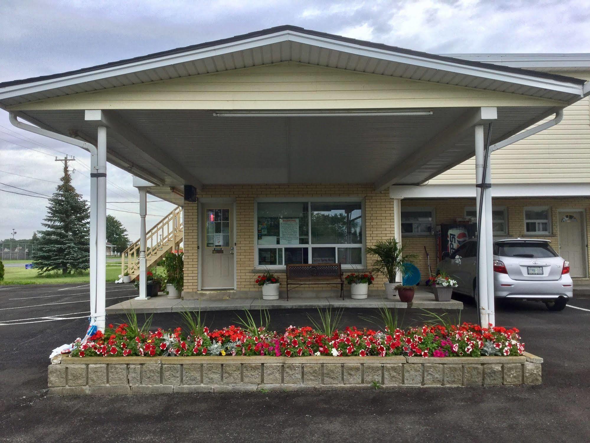 Milan Garden Inn Thorold Extérieur photo